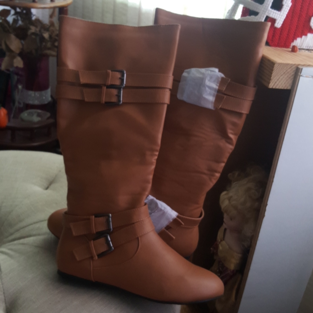 Shoes - Picture 3 of 3